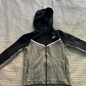 Nike Tech Top